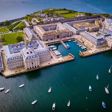 Two-Bedroom Apartment At Royal William Yard, Плімут Екстер'єр фото